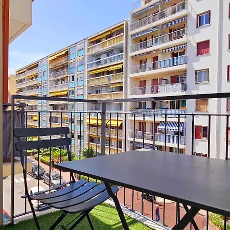 T2 Dernier Etage Avec Terrasse 5 Min De La *